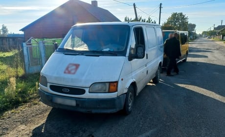 На Рокитнівщині чоловік вкрав бус із парковки — його судитимуть