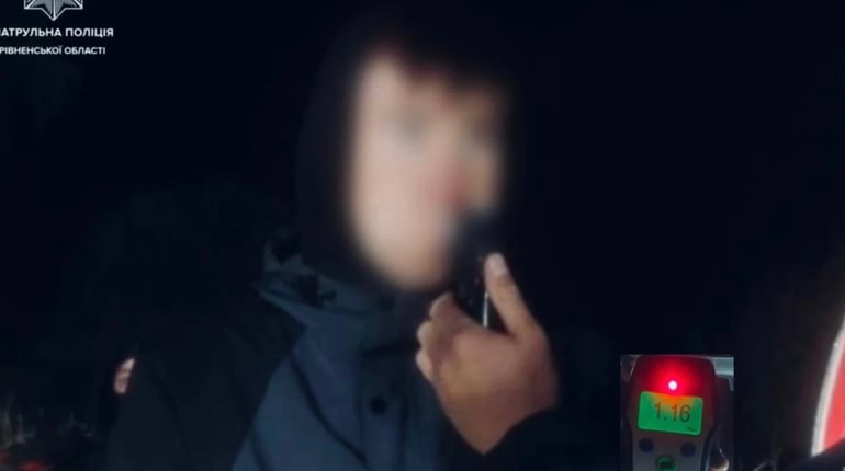 Без документів і напідпитку: на Дубровиччині зупинили неповнолітнього мотоцикліста