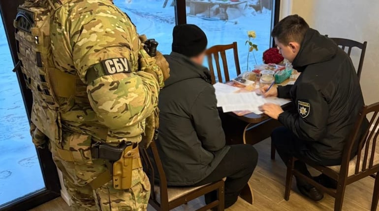 Жителі Клесова, Сарн і Рафалівки «вибивали» борг у чоловіка з Вараша: їх судитимуть