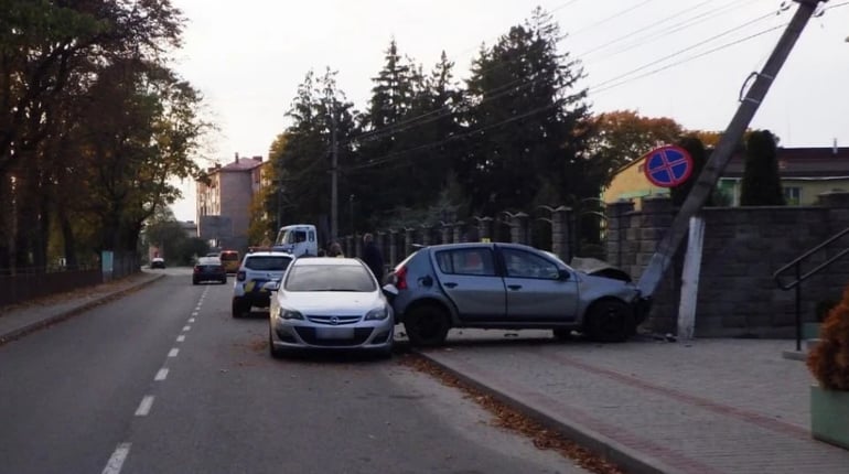 У Сарнах в аварії травмувалася сім’я з двома дітьми