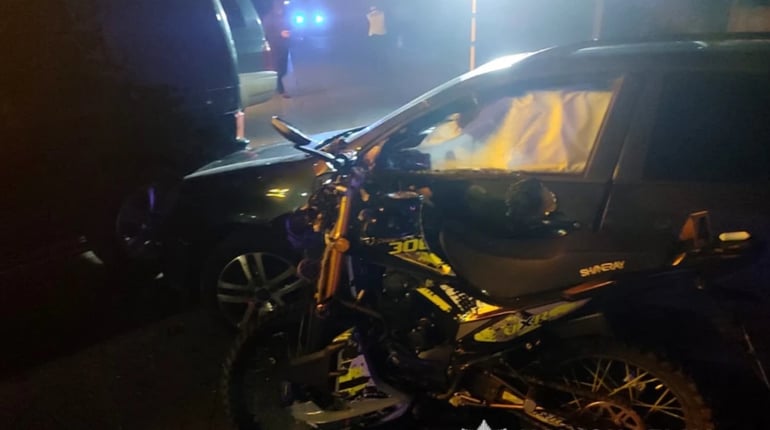 У Сарнах в аварії за участі пʼяти транспортних засобів травмувалися підлітки на мотоциклі