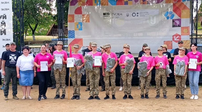 «Покоління, яке пам’ятає своє коріння»: джур із Сарненщини відзначили у вишколах на Закарпатті