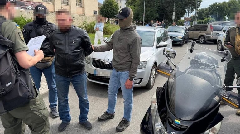 На Рівненщині затримали агента ФСБ, який коригував російські атаки та готував замовні вбивства