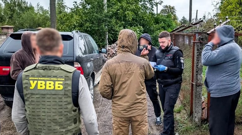 Молодик із Сарн намагався організувати незаконний перетин кордону — його взяли під варту