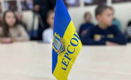 «Мокрий, але живий»: п'ять історій про український прапор у Херсоні