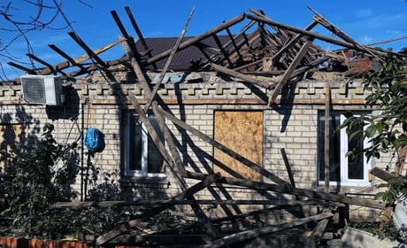 На Херсонщині окупанти атакували житлові квартали, критичну та соціальну інфраструктуру