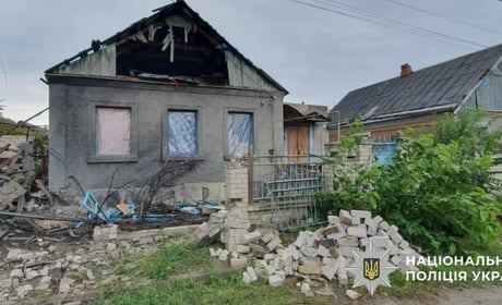 На Херсонщині окупанти завдали ударів по житлових кварталах, соціальній та критичній інфраструктурі