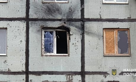 На Херсонщині окупанти атакували житлові будинки, громадський транспорт та приватні авто