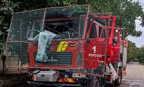 На Херсонщині окупанти завдали ударів по житлових будинках, сільгосптехніці та приватних авто