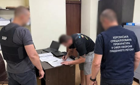 Двох військових на Херсонщині підозрюють у побитті підлеглих