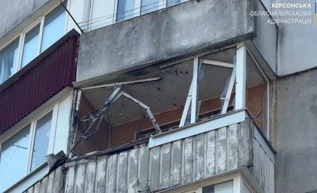 На Херсонщині армія рф завдала ударів по житлових будинках, гаражах та приватних автівках
