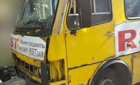 Росіяни атакували магазин, будинок і маршрутку в Херсонській громаді