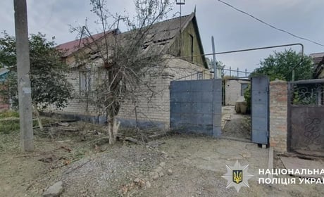 На Херсонщині окупанти завдали ударів по житлових будинках та приватним автомобілям