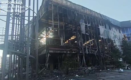 Росіяни знищили ТЦ «Таврія» у Херсоні: за добу в області троє загиблих і 13 поранених