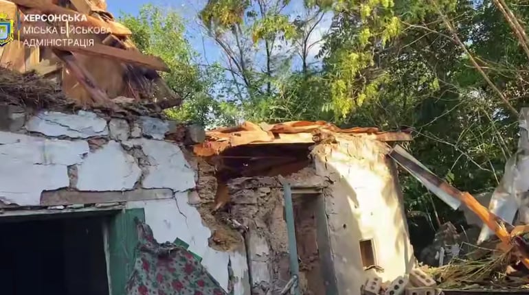 Двоє людей загинули за добу обстрілів Херсонщини: що відомо про наслідки атак