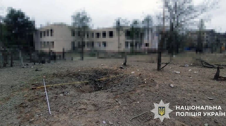 На Херсонщині окупанти атакували житлові будинки, критичну та соціальну інфраструктуру