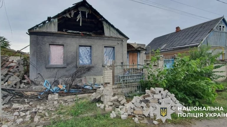 На Херсонщині окупанти завдали ударів по житлових кварталах, соціальній та критичній інфраструктурі