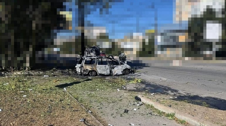 На Херсонщині армія рф атакувала багатоповерхівки та приватні будинки, сільгосптехніку та автівки