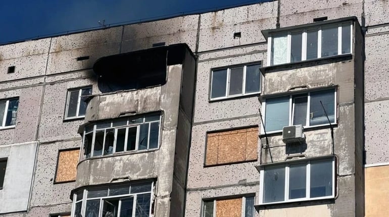 На Херсонщині армія рф завдала ударів по житлових будинках, музею та приватних автівках