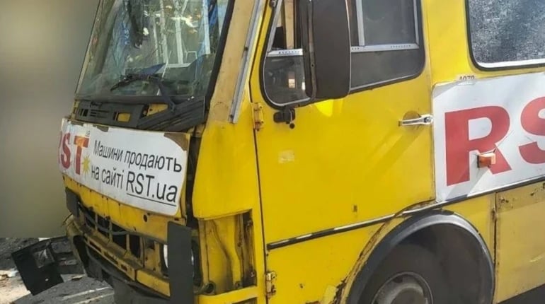 Росіяни атакували магазин, будинок і маршрутку в Херсонській громаді