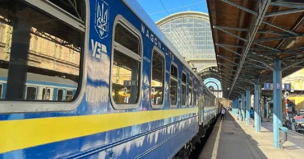 Обстріли ускладнили виїзд за кордон — як тепер планувати дорогу через Польщу і Молдову