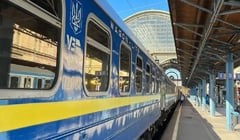 Обстріли ускладнили виїзд за кордон — як тепер планувати дорогу через Польщу і Молдову