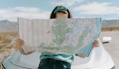Як дешевше подорожувати. Три правила, які допоможуть заощадити на житлі, дорозі та аеропортах