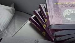Їдете в Карпати чи за кордон? Укрзалізниця додала книжки до подорожей — де можна замовити