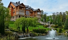 У «Межигір’ї» скасували екскурсії, а «Книжкову країну» перенесли — що варто знати туристам