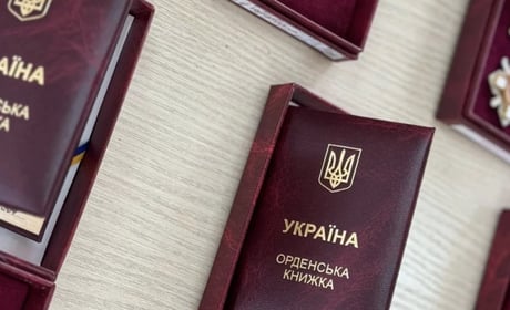 У Фастівській громаді родинам загиблих Захисників вручили державні нагороди