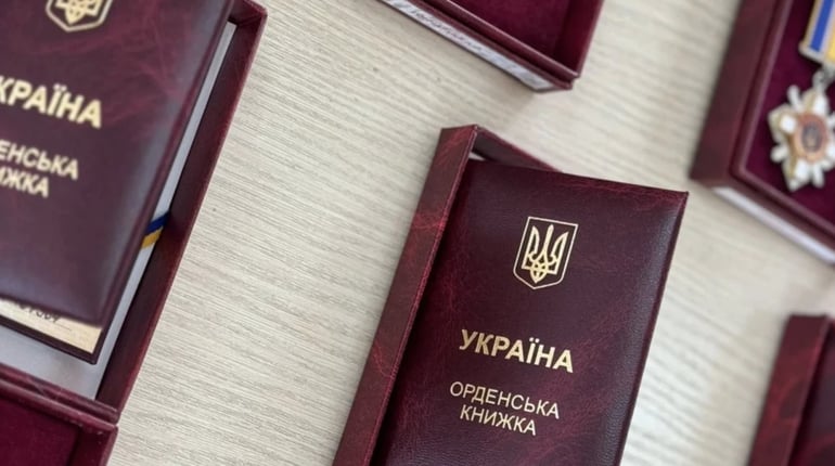 У Фастівській громаді родинам загиблих Захисників вручили державні нагороди
