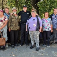 Їхав за 17 тисяч кілометрів: чому новозеландський екс-полковник знову прибув на Шосткинщину