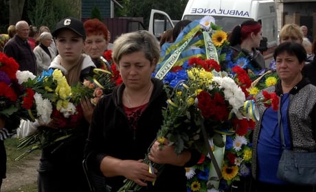 Назавжди 51: родина та побратими попрощалися із гранатометником Віктором Наделом