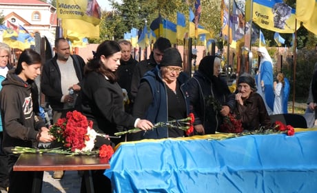 Навжди 30: Шосткинщина попрощалася із захисником України Миколою Коржем