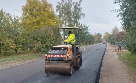 Відновлення доріг у регіоні: де на Шосткинщині та в області тривають ремонтні роботи