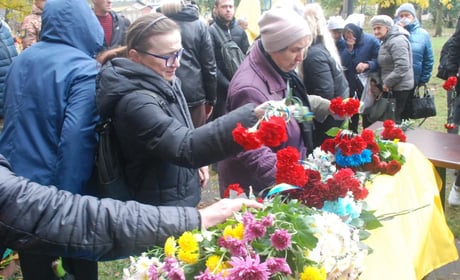 Назавжди 28: Шосткинська громада попрощалася з кулеметником Дмитром Данильченком
