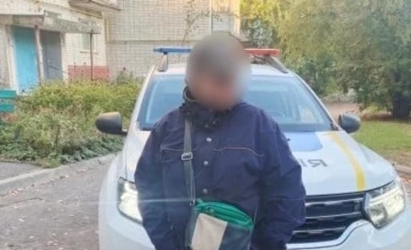 Поліцейські Шостки розшукали жінку, яка понад добу блукала в лісі