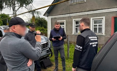 На Шосткинщині викрили торговця фальсифікатом: вилучено сотні літрів алкоголю та спирту
