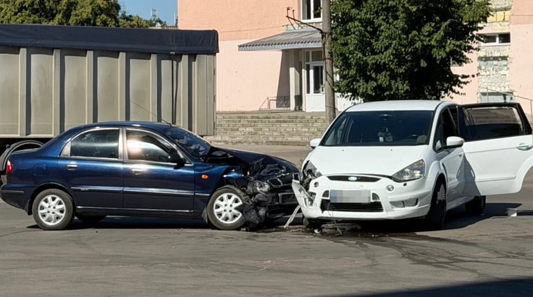 Зріст кількості ДТП у Шосткинській громаді: як осіння погода впливає на безпеку руху