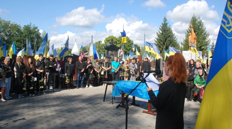 Шостка у жалобі: громада попрощалася з 21-річним десантником Савелієм Сиденком