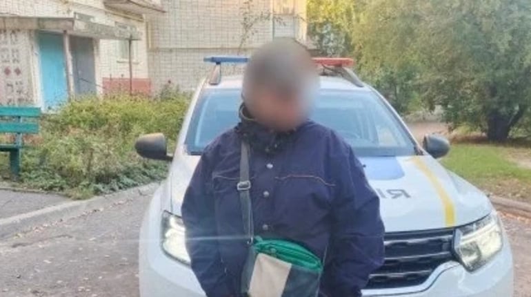 Поліцейські Шостки розшукали жінку, яка понад добу блукала в лісі