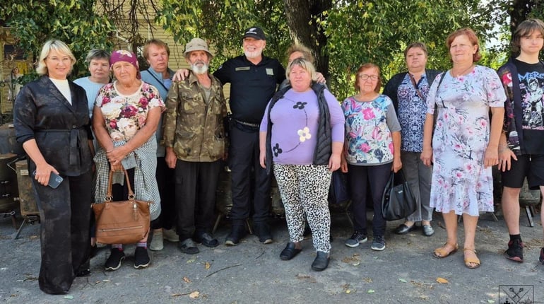 Їхав за 17 тисяч кілометрів: чому новозеландський екс-полковник знову прибув на Шосткинщину