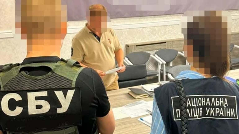 Заробляли на ритуальних послугах: у Сумах викрили чиновника, який вкрав майже 3,7 млн грн з бюджету
