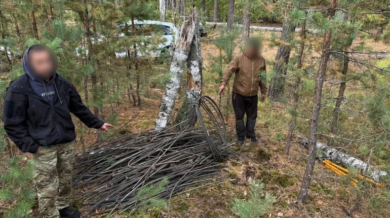 Затримання під Шосткою: правоохоронці зупинили масштабне розкрадання майна залізниці (відео)