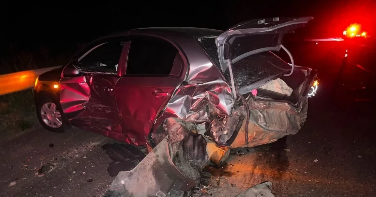 Потрійна аварія на Первомайщині: Toyota врізалась у Chevrolet, який стояв на узбіччі. Є постраждалі