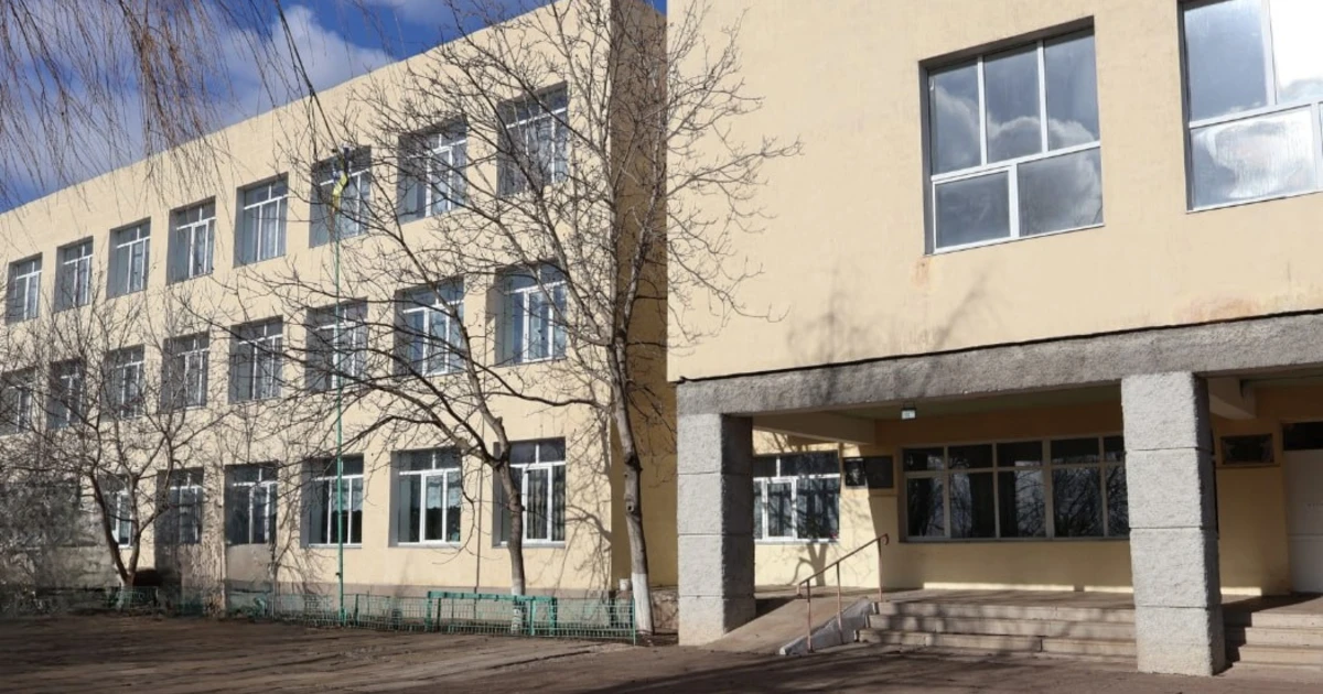 Тут пам’ятають випускників і чекають на нових учнів: чим живе Костянтинівська гімназія