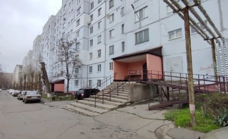 Пандуси біля під’їздів у Південноукраїнську. ОСББ можуть отримати допомогу від міста