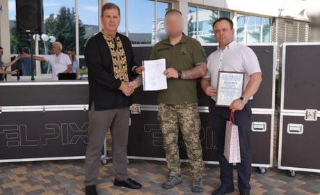 Південноукраїнці допомагають бити ворога: військовим передали обладнання для БпЛА