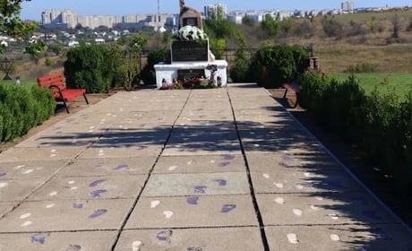 «Тут загинули десятки тисяч людей»: у Богданівці вшанували пам’ять жертв Голокосту