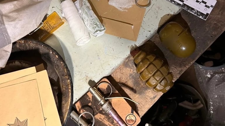 Погрози родині привели поліцію до знахідки, яка може коштувати чоловікові семи років